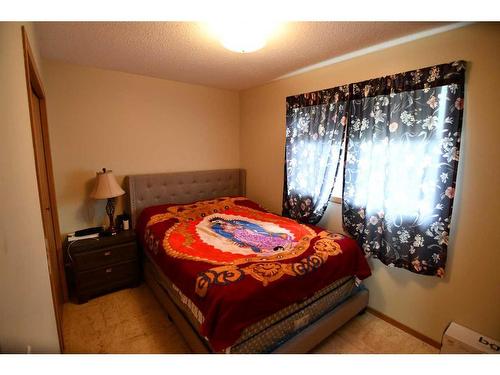 5125 A & B Victoria Avenue, Coronation, AB - Indoor Photo Showing Bedroom