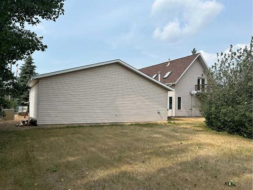 21 Aimie Avenue, White Sands, AB - Outdoor