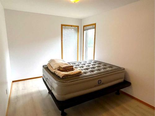 21 Aimie Avenue, White Sands, AB - Indoor Photo Showing Bedroom