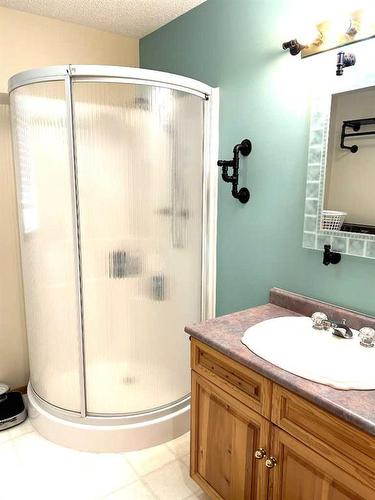 21 Aimie Avenue, White Sands, AB - Indoor Photo Showing Bathroom