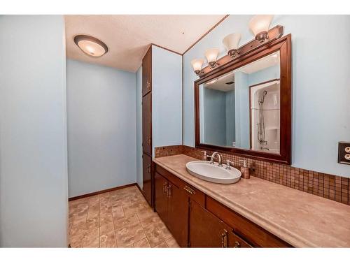 250070 Township Road 434, Rural Ponoka County, AB - Indoor Photo Showing Bathroom