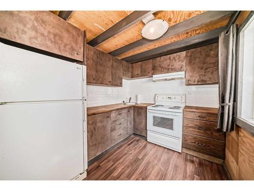 250070 Township Road 434, Rural Ponoka County, AB - Indoor Photo Showing Kitchen