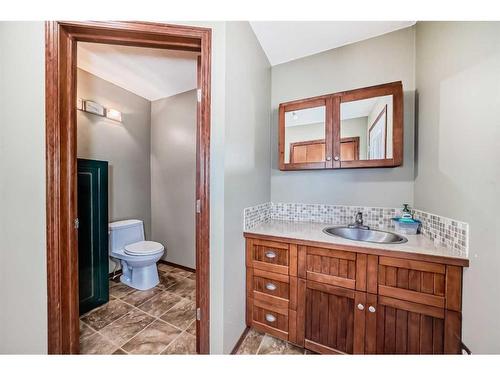 250070 Township Road 434, Rural Ponoka County, AB - Indoor Photo Showing Bathroom