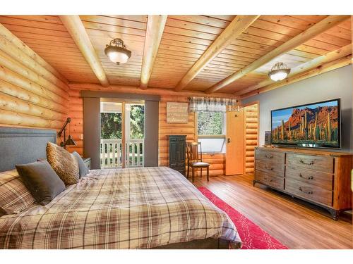 44-41124 Range Road 282, Rural Lacombe County, AB - Indoor Photo Showing Bedroom