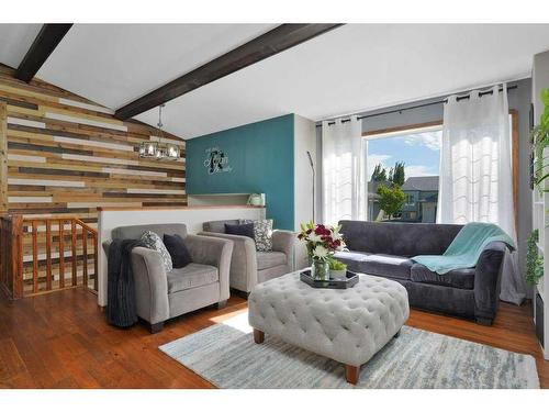 8 Archibald Crescent, Red Deer, AB - Indoor Photo Showing Living Room