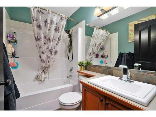 8 Archibald Crescent, Red Deer, AB - Indoor Photo Showing Bathroom