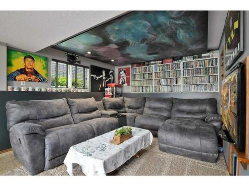 8 Archibald Crescent, Red Deer, AB - Indoor Photo Showing Living Room