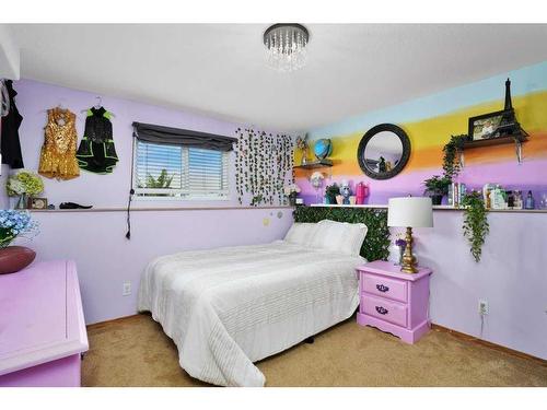 8 Archibald Crescent, Red Deer, AB - Indoor Photo Showing Bedroom