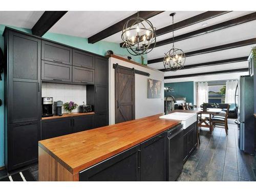 8 Archibald Crescent, Red Deer, AB - Indoor Photo Showing Kitchen