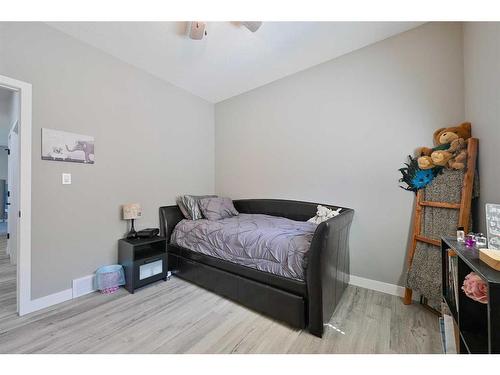 112 Archer Drive, Red Deer, AB - Indoor Photo Showing Bedroom