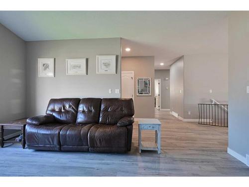 112 Archer Drive, Red Deer, AB - Indoor Photo Showing Living Room