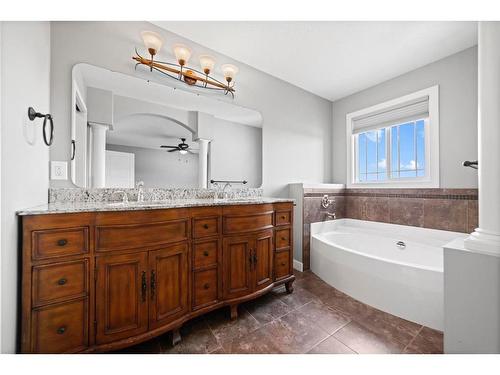 7512 38A Avenue, Camrose, AB - Indoor Photo Showing Bathroom