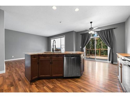 7512 38A Avenue, Camrose, AB - Indoor Photo Showing Kitchen