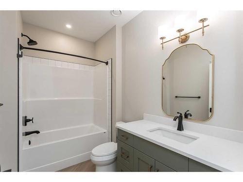 7 Songbird Green, Sylvan Lake, AB - Indoor Photo Showing Bathroom