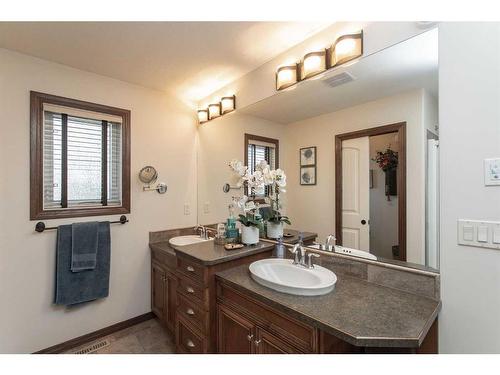 152 Vanson Close, Red Deer, AB - Indoor Photo Showing Bathroom