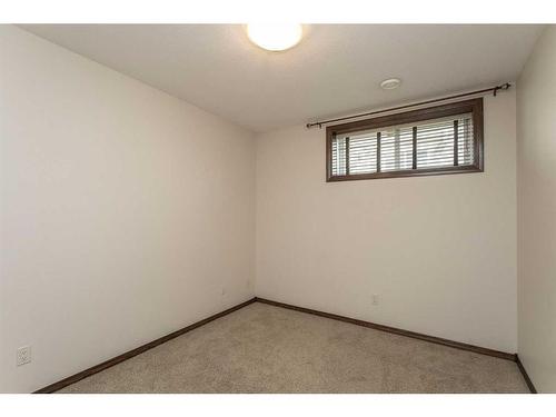 152 Vanson Close, Red Deer, AB - Indoor Photo Showing Other Room