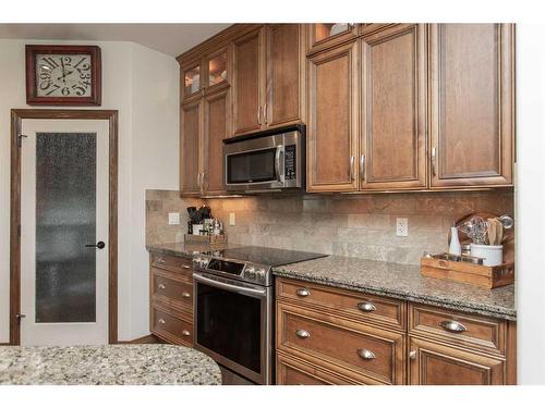 152 Vanson Close, Red Deer, AB - Indoor Photo Showing Kitchen