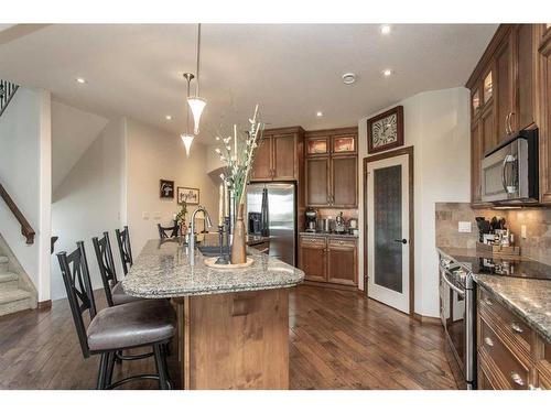 152 Vanson Close, Red Deer, AB - Indoor Photo Showing Kitchen With Stainless Steel Kitchen With Upgraded Kitchen