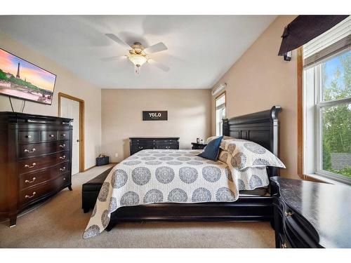 69 Alberts Close, Red Deer, AB - Indoor Photo Showing Bedroom