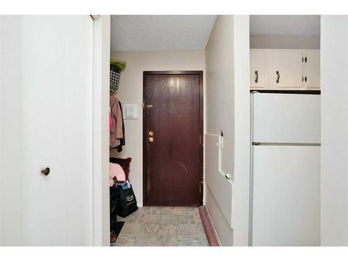 11-14, 21-24, 31-34-4932 48 Street, Rocky Mountain House, AB - Indoor Photo Showing Other Room