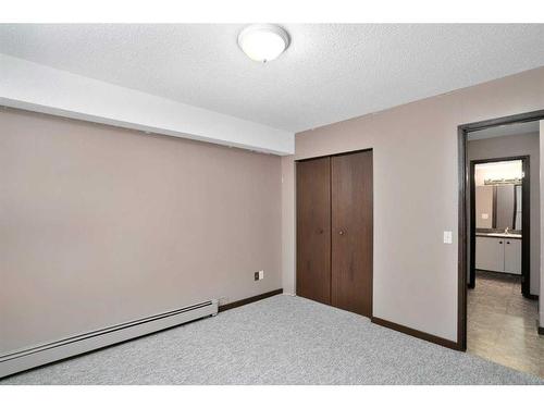 11-14, 21-24, 31-34-4932 48 Street, Rocky Mountain House, AB - Indoor Photo Showing Other Room