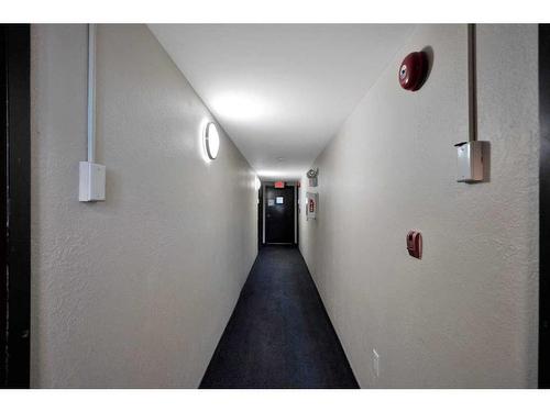 11-14, 21-24, 31-34-4932 48 Street, Rocky Mountain House, AB - Indoor Photo Showing Other Room