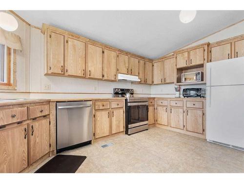 36280 Range Road 45, Rural Red Deer County, AB - Indoor Photo Showing Kitchen