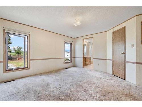 36280 Range Road 45, Rural Red Deer County, AB - Indoor Photo Showing Bedroom