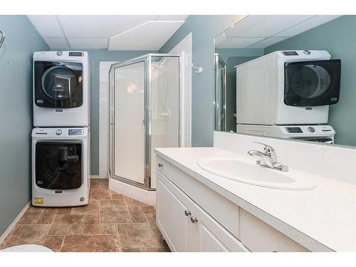 226-5300 48 Street, Red Deer, AB - Indoor Photo Showing Laundry Room