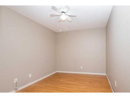 226-5300 48 Street, Red Deer, AB - Indoor Photo Showing Other Room