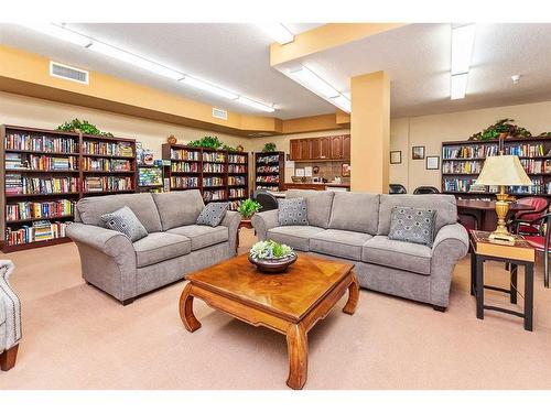 226-5300 48 Street, Red Deer, AB - Indoor Photo Showing Living Room