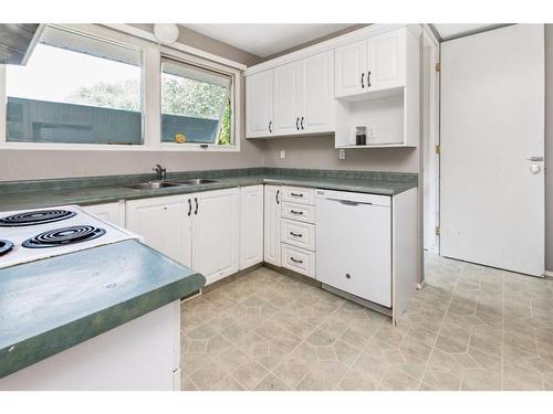 5922 West Park Crescent, Red Deer, AB - Indoor Photo Showing Kitchen With Double Sink