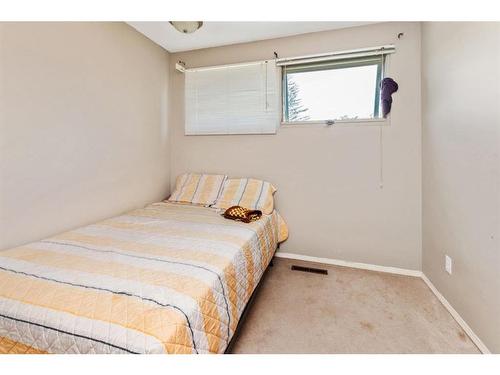 5922 West Park Crescent, Red Deer, AB - Indoor Photo Showing Bedroom