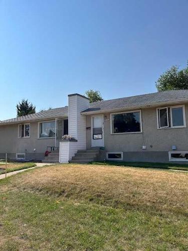 5641 56 Street, Red Deer, AB - Outdoor