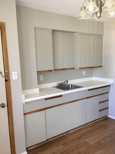 5641 56 Street, Red Deer, AB - Indoor Photo Showing Kitchen