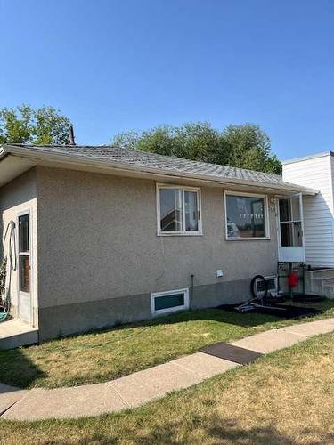 5641 56 Street, Red Deer, AB - Outdoor