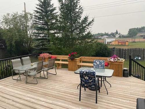 11 Fairway Place, Veteran, AB - Outdoor With Deck Patio Veranda