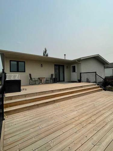 11 Fairway Place, Veteran, AB - Outdoor With Deck Patio Veranda With Exterior