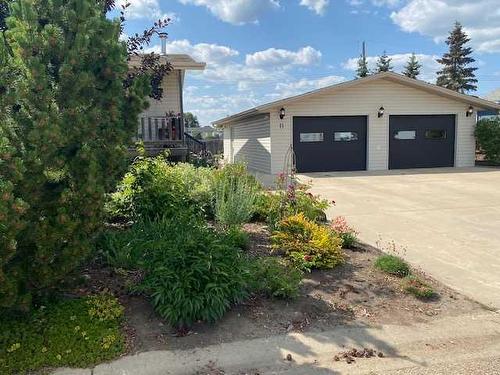 11 Fairway Place, Veteran, AB - Outdoor