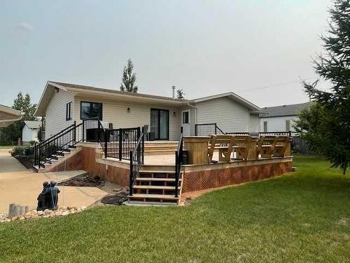 11 Fairway Place, Veteran, AB - Outdoor With Deck Patio Veranda