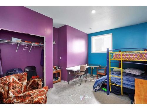 443049 Range Road 40, Rural Ponoka County, AB - Indoor Photo Showing Bedroom