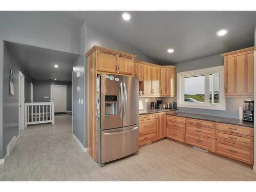 443049 Range Road 40, Rural Ponoka County, AB - Indoor Photo Showing Kitchen