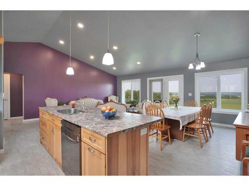 443049 Range Road 40, Rural Ponoka County, AB - Indoor Photo Showing Dining Room