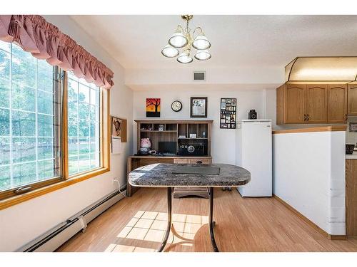 130-4805 45 Street, Red Deer, AB - Indoor Photo Showing Kitchen