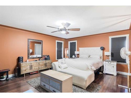 20-41207 Range Road 263, Rural Lacombe County, AB - Indoor Photo Showing Bedroom