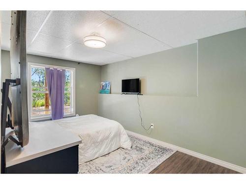 20-41207 Range Road 263, Rural Lacombe County, AB - Indoor Photo Showing Bedroom