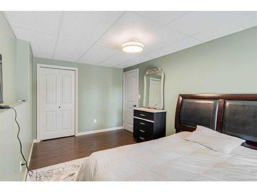 20-41207 Range Road 263, Rural Lacombe County, AB - Indoor Photo Showing Bedroom