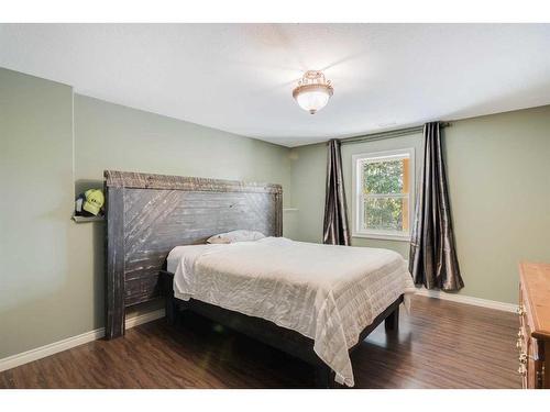 20-41207 Range Road 263, Rural Lacombe County, AB - Indoor Photo Showing Bedroom