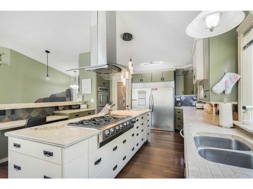 20-41207 Range Road 263, Rural Lacombe County, AB - Indoor Photo Showing Kitchen With Double Sink