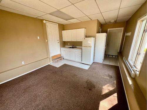 66 Sherwood Crescent, Red Deer, AB - Indoor Photo Showing Kitchen